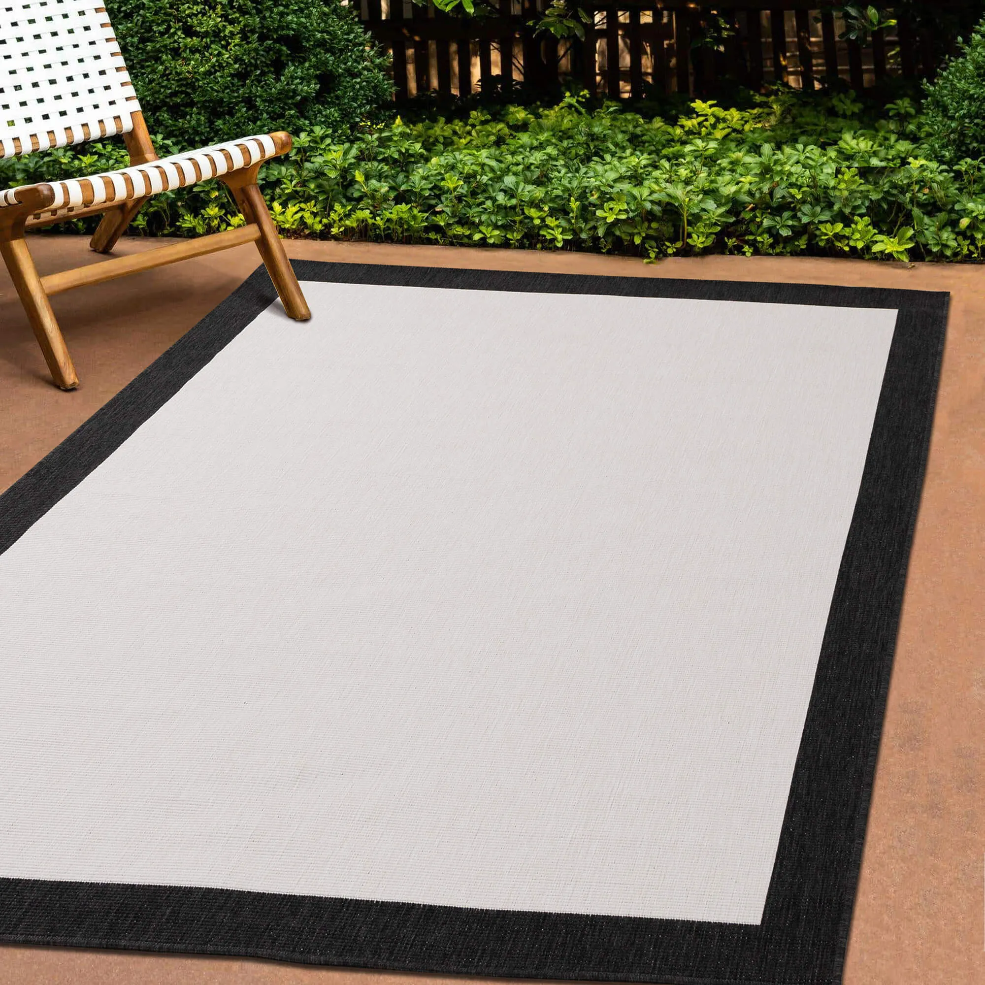 Bristol Black Reversible Indoor / Outdoor Rug