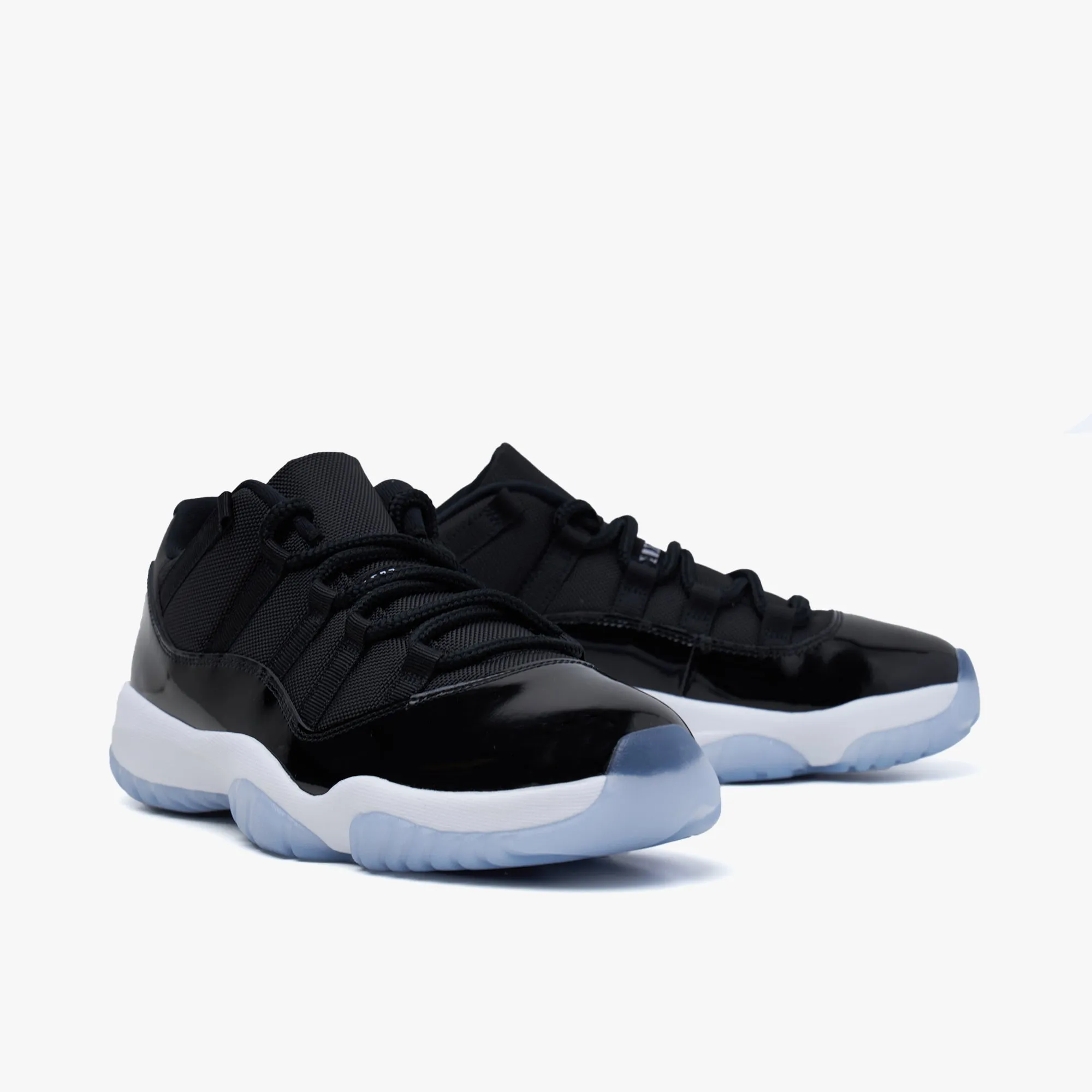 Jordan 11 Retro Low Black / Varsity Royal - White